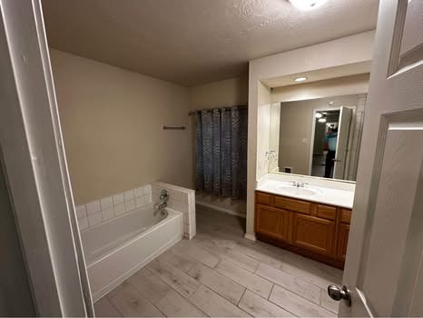 111 E 7th Pl - Photo 7 of 20