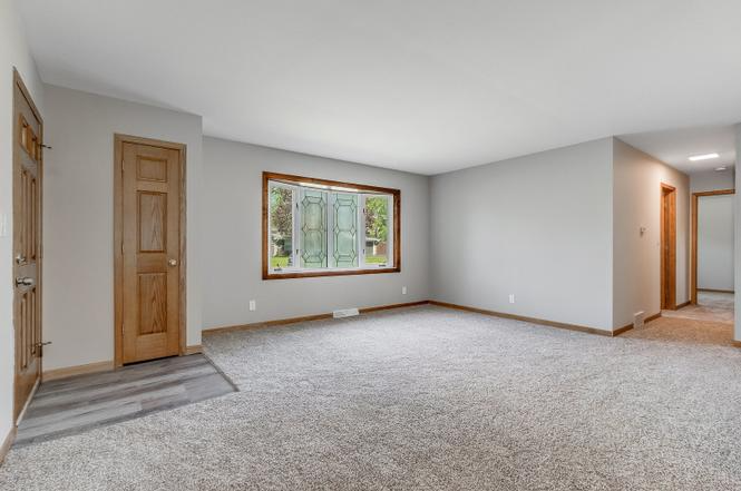 2040 Blueberry Ln - Photo 3 of 12