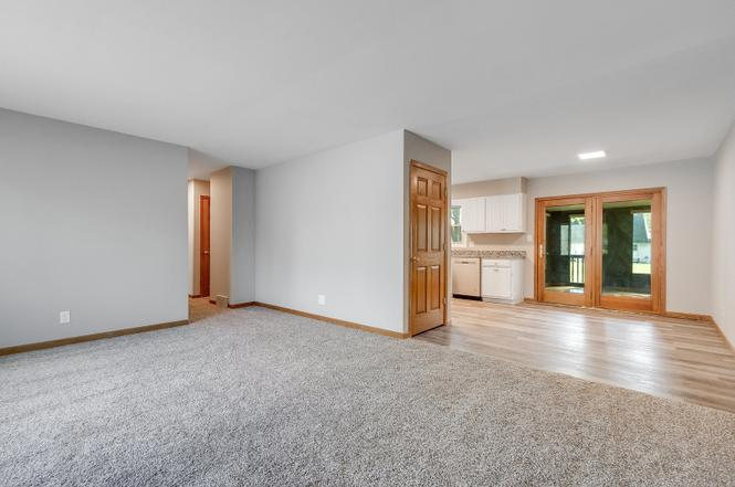 2040 Blueberry Ln - Photo 4 of 12