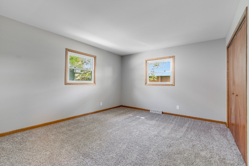 2040 Blueberry Ln - Photo 6 of 12