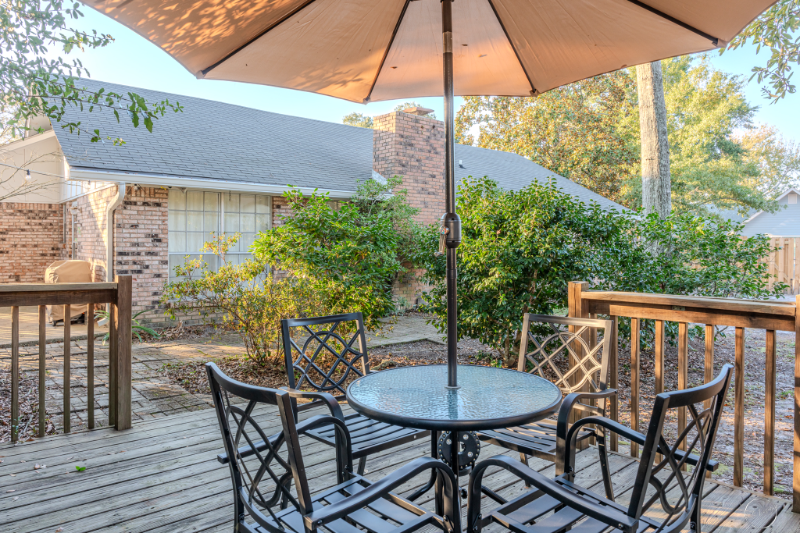 2315 Farrell Cir - Photo 2 of 18