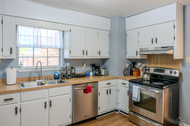 2315 Farrell Cir - Photo 3 of 18