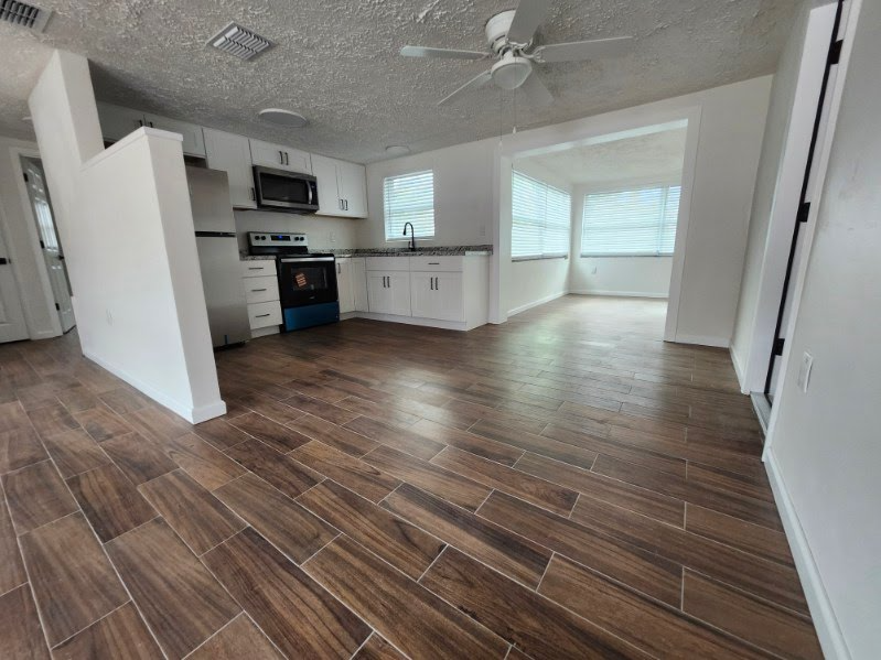 17 S Columbus St - Photo 2 of 17