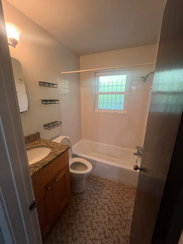 860 Monroe Dr Ne #8 - Photo 5 of 6