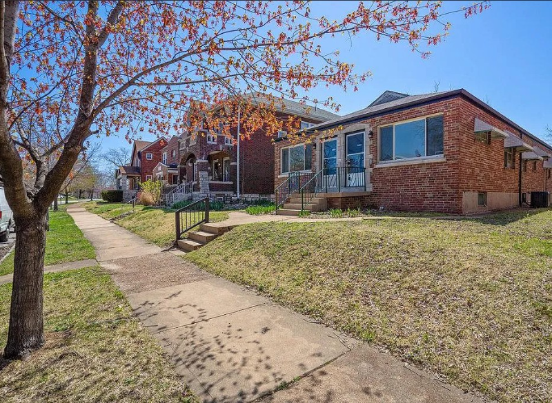 4976 Oleatha Ave #4976 - Photo 2 of 14