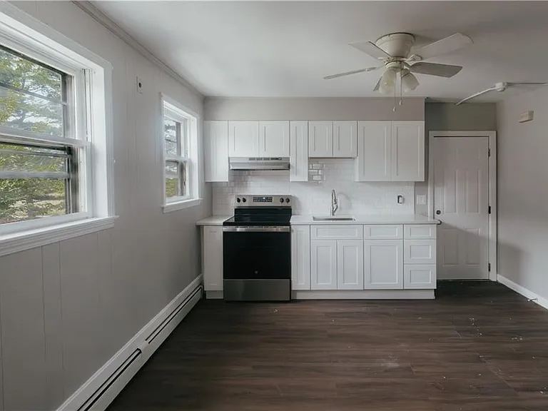 47 Grace St #2F - Photo 2 of 7