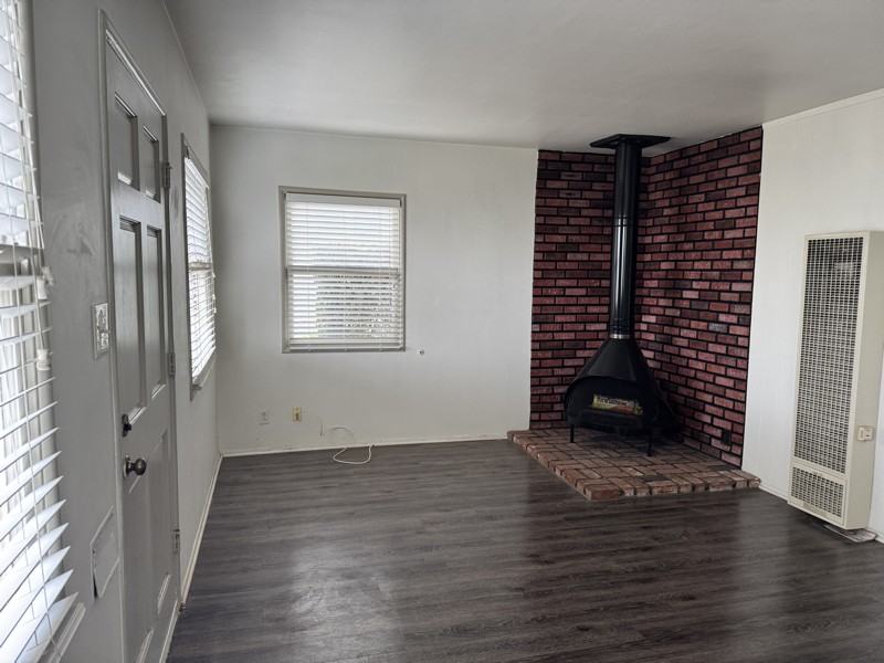 601 Anderson St - Photo 3 of 14