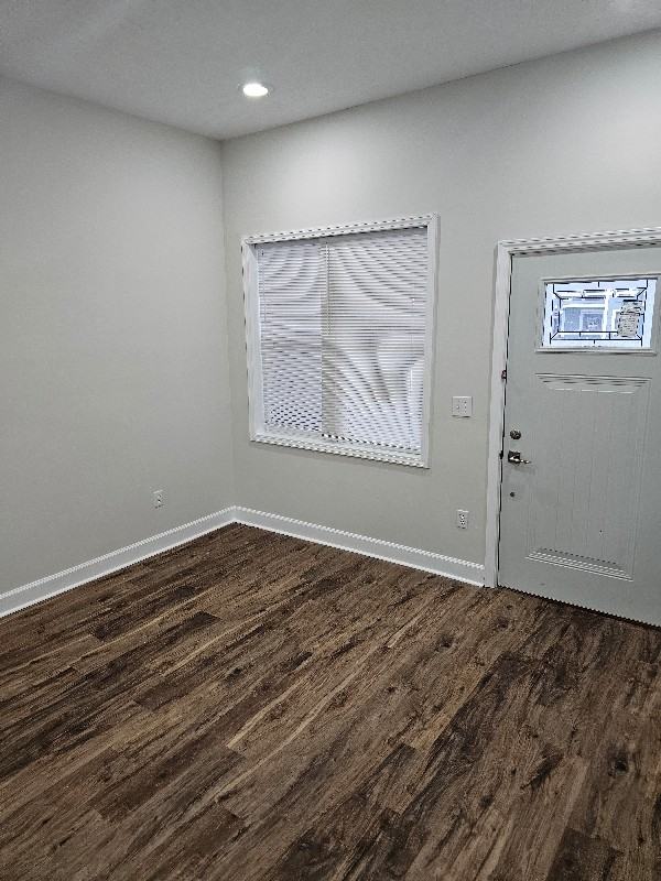 2033 Carrollton Ave - Photo 4 of 13