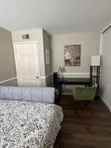 51 Hunter - Photo 1 of 1