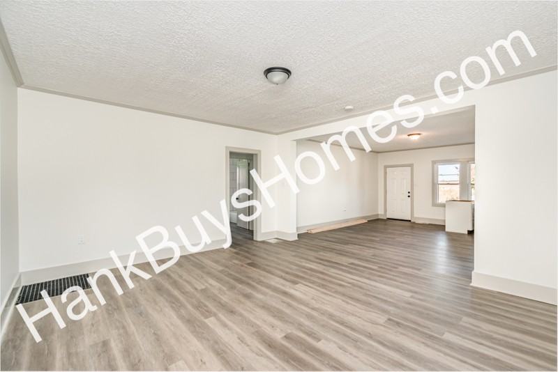 115 Kansas St - Photo 2 of 11