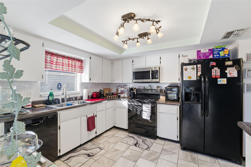 8164 Pagoda Dr - Photo 4 of 20