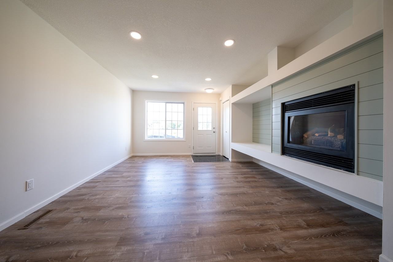 2246 Flamingo Dr #1 - Photo 3 of 19