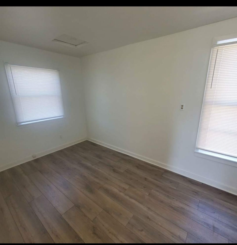 114 24th St - Photo 2 of 8