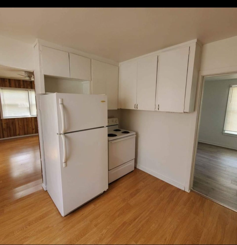 114 24th St - Photo 4 of 8