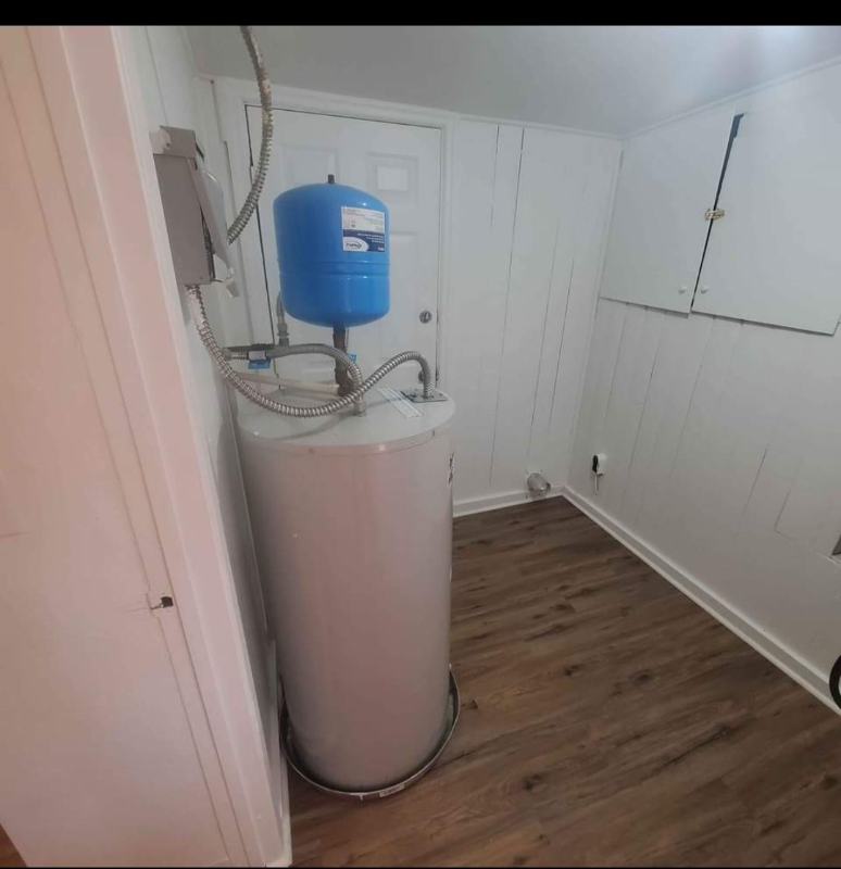 114 24th St - Photo 6 of 8