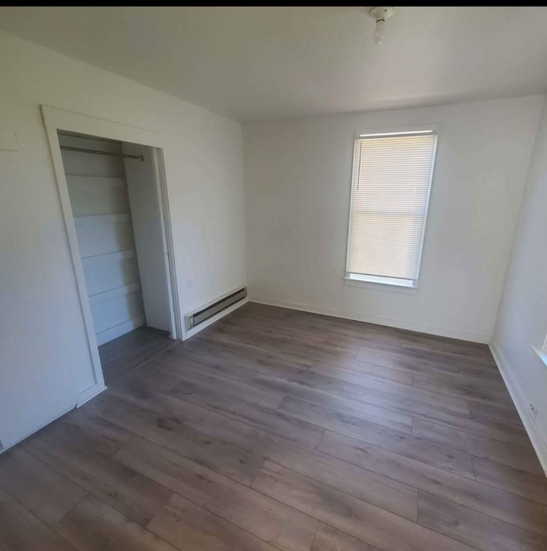 114 24th St - Photo 7 of 8