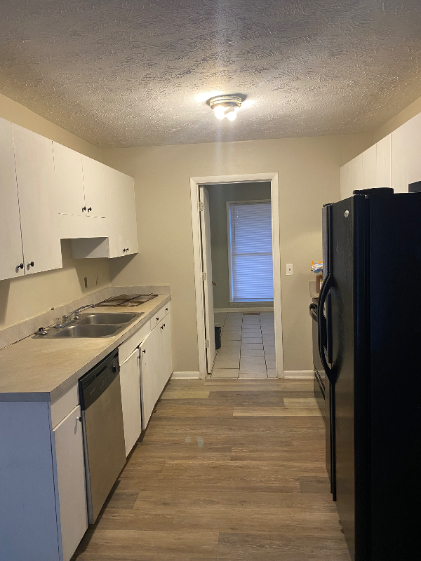 6809 Kingsgate Dr - Photo 2 of 9