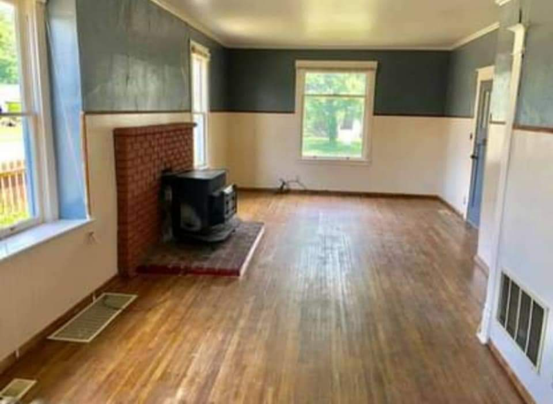 802 10th Ave - Photo 2 of 12