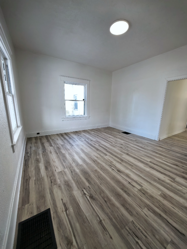 626 S Market St - Photo 4 of 15