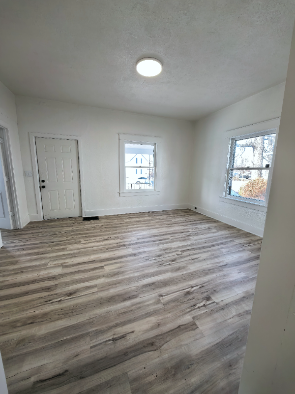 626 S Market St - Photo 6 of 15