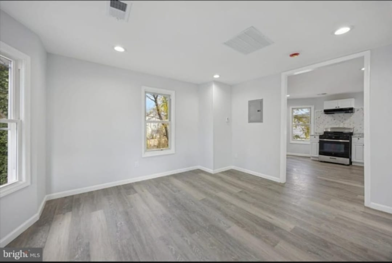 566 Rutherford Ave #1 - Photo 3 of 7