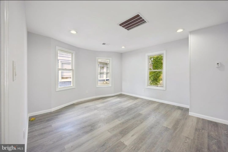 566 Rutherford Ave #1 - Photo 7 of 7