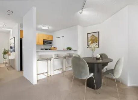 754 N Dearborn St - Photo 2 of 14