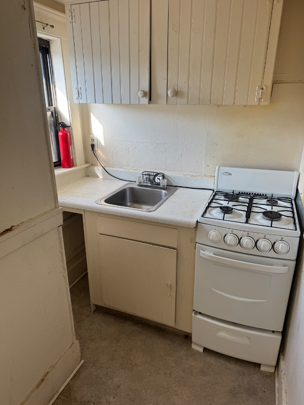 215 Main St #3A - Photo 4 of 6