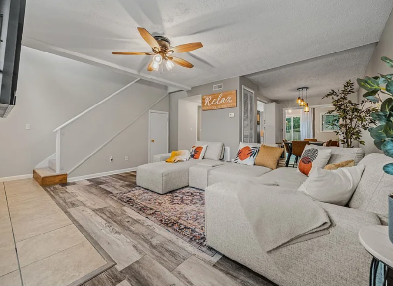 301 Deerpoint Dr - Photo 5 of 20