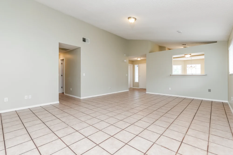 13039 Baltimore Woods Ln - Photo 4 of 15