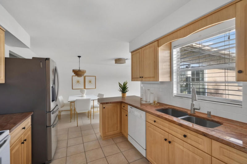 8195 Coachlight Cir - Photo 5 of 20