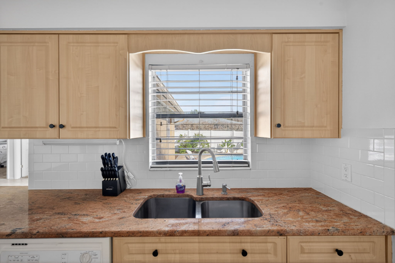 8195 Coachlight Cir - Photo 6 of 20