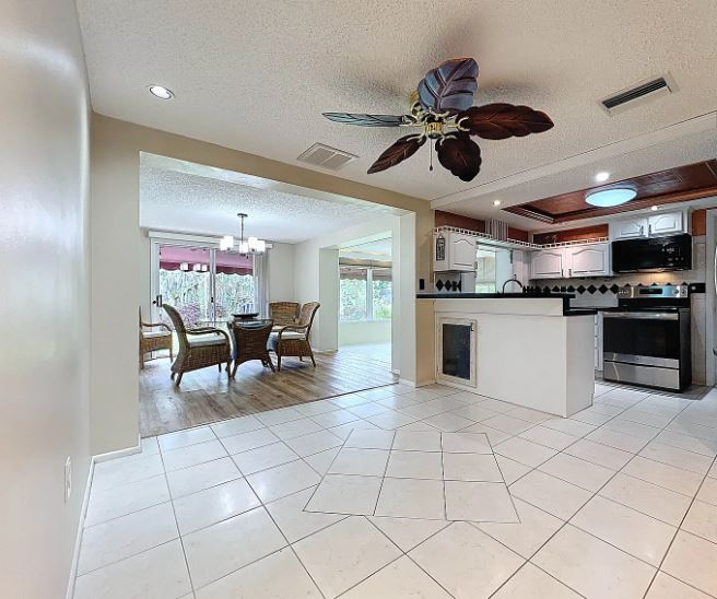 12504 Stagecoach Ln - Photo 5 of 15