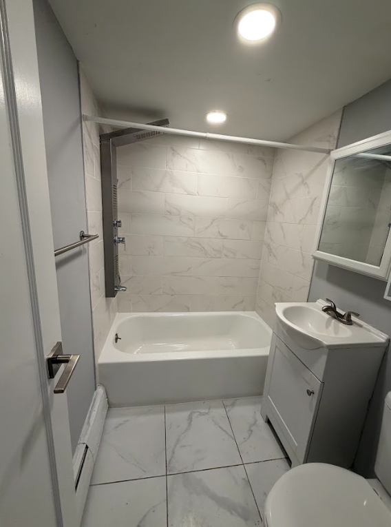 264 E Cliveden St #06 - Photo 4 of 9