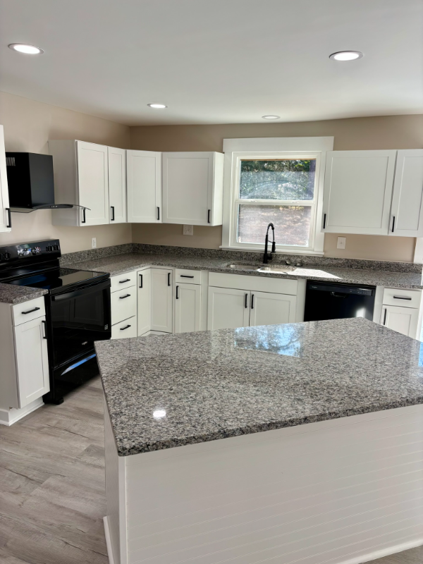 1136 Chadford Rd - Photo 3 of 20