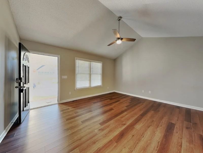 3902 W Pollack St - Photo 5 of 9