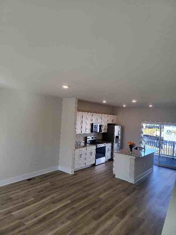 180 Munsee Cir - Photo 2 of 15