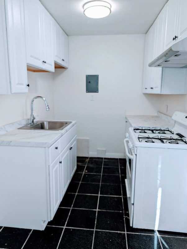 3332 Drew St #4 - Photo 3 of 8