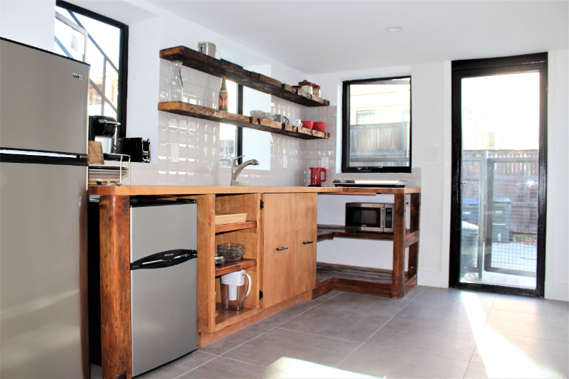 1318 Corbin Pl Ne #B - Photo 2 of 19