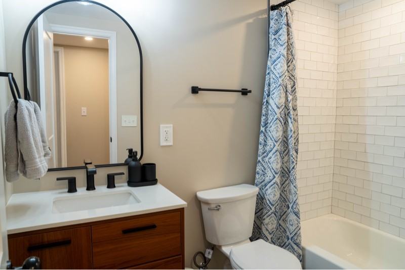 1400 Northcrest Dr - Photo 3 of 9