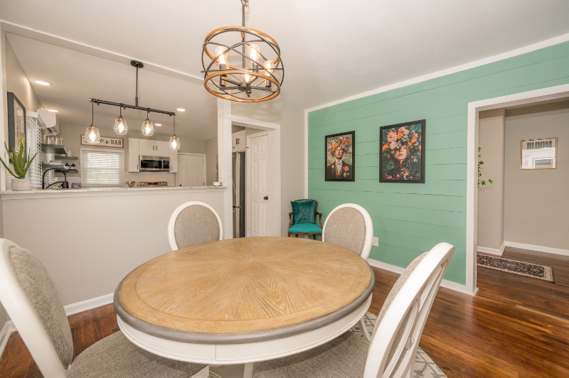 611 W Houston St - Photo 5 of 15