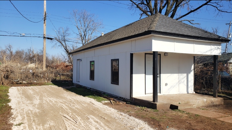 123 Se 25th St - Photo 3 of 8