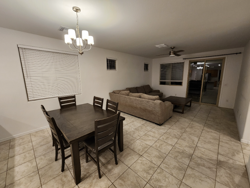 8948 W Colter St - Photo 4 of 9