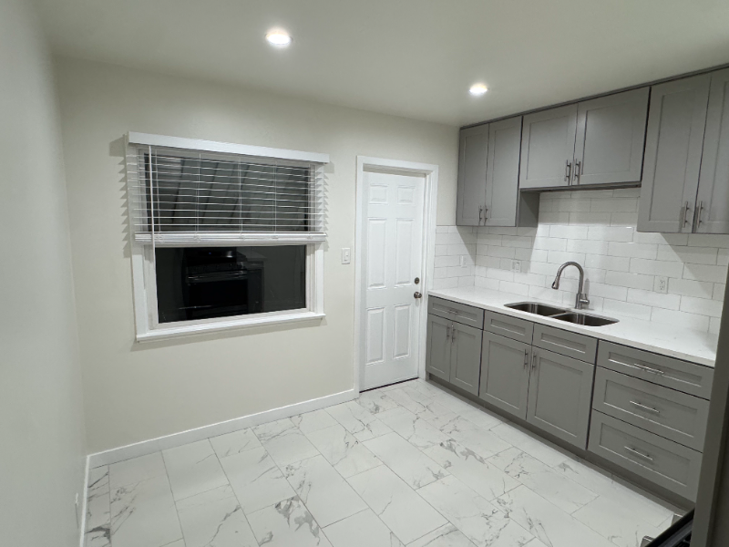 421 E Acacia Ave #B - Photo 2 of 8