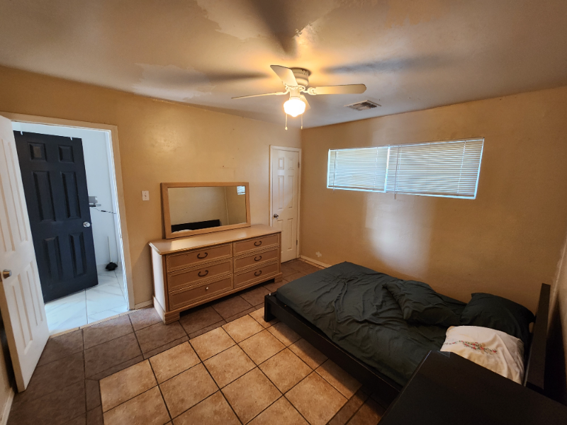 3518 W Lynwood St - Photo 7 of 10