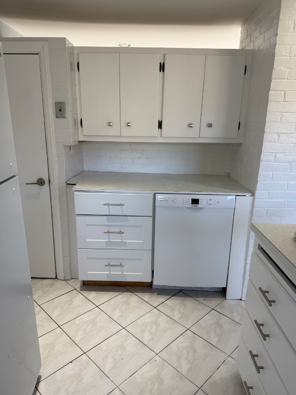 165 Haverhill Ave - Photo 5 of 20