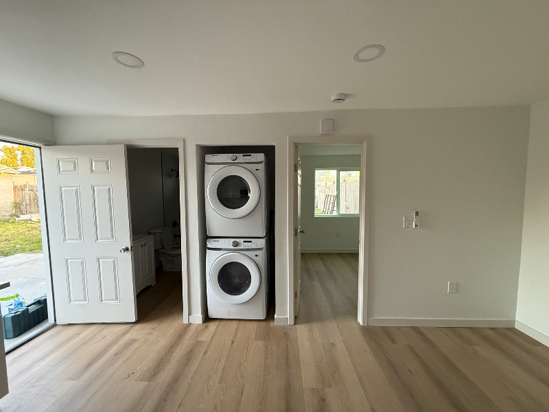 220 Estreet #220E21st - Photo 5 of 10