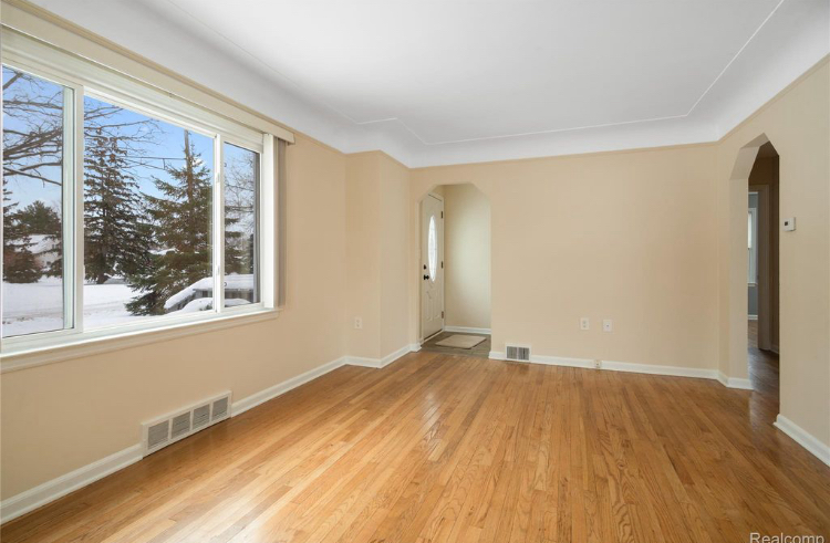 242 Preston Ave - Photo 2 of 20