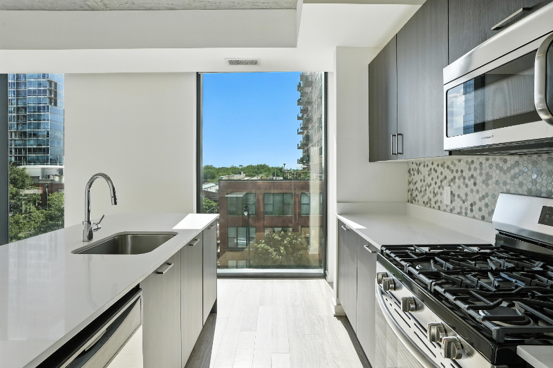 1320 S Wabash Ave - Photo 3 of 8