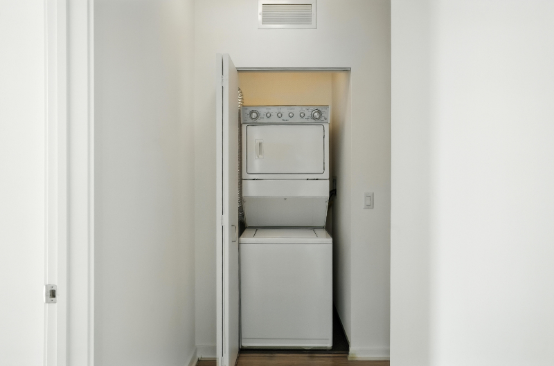 1320 S Wabash Ave - Photo 7 of 8